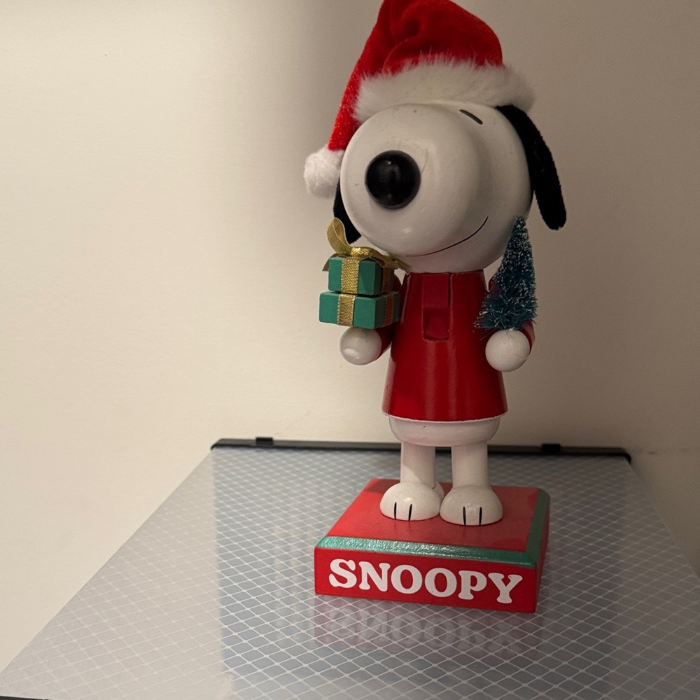 Snoopy Christmas Figurine with Gift